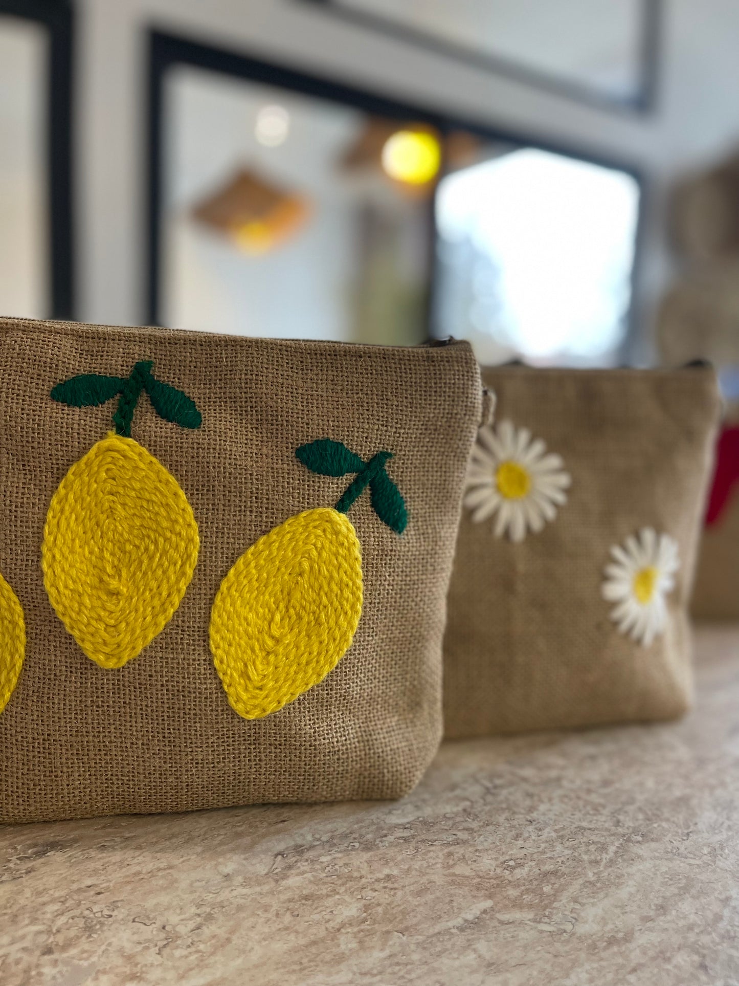 Trousse en Toile de Jute a Motifs