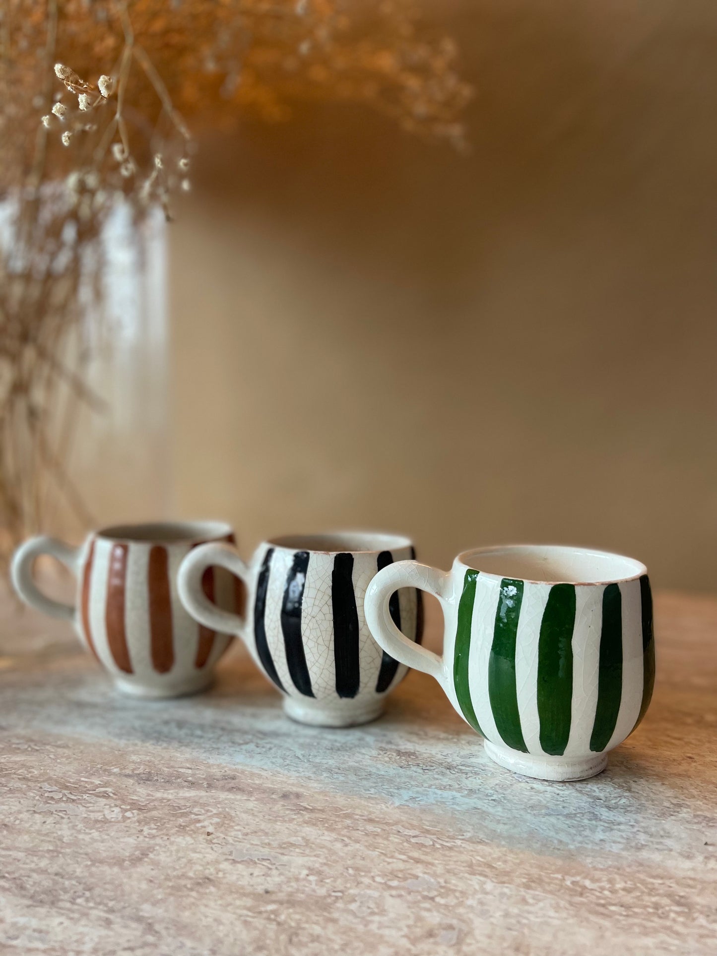 Lot de trois tasses rayées