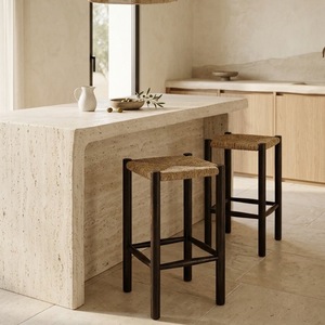 Tabouret haut en bois Nomade — fabriqué à la main au Maroc