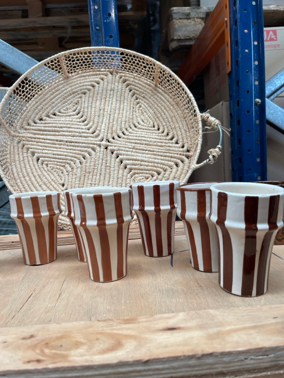 Tasse rayé marron écru