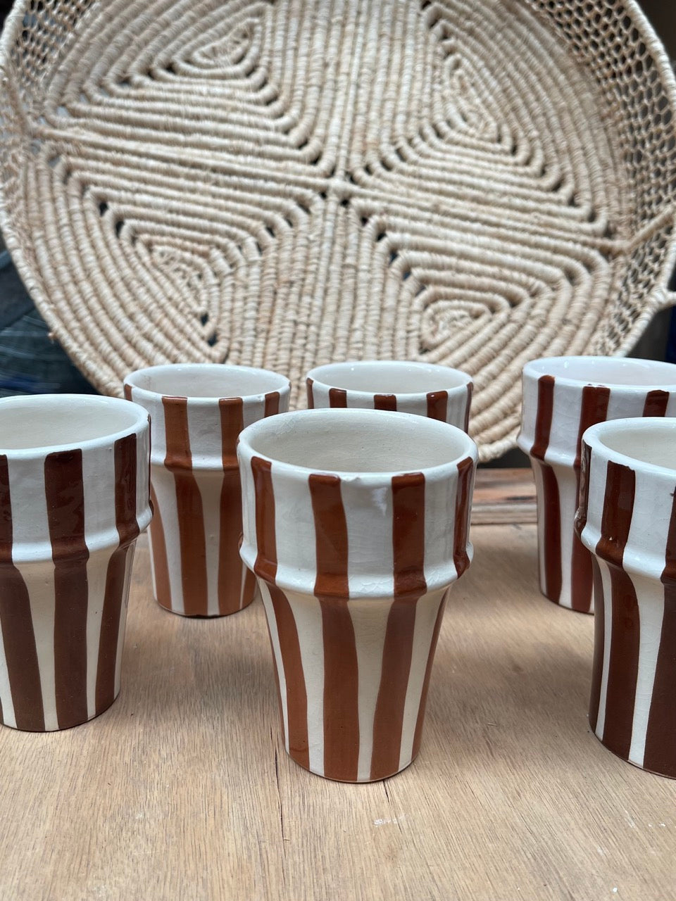 Tasse rayé marron écru