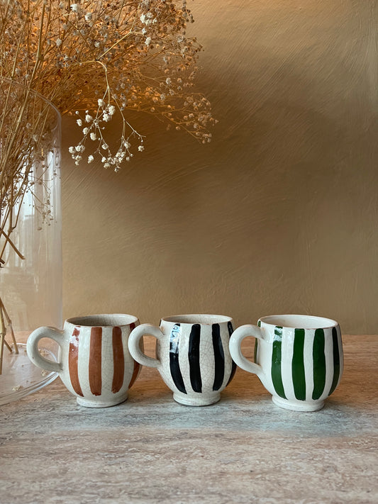 Lot de trois tasses rayées