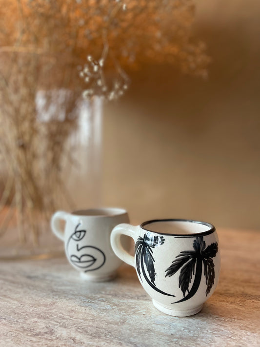 Lot de tasses à motifs