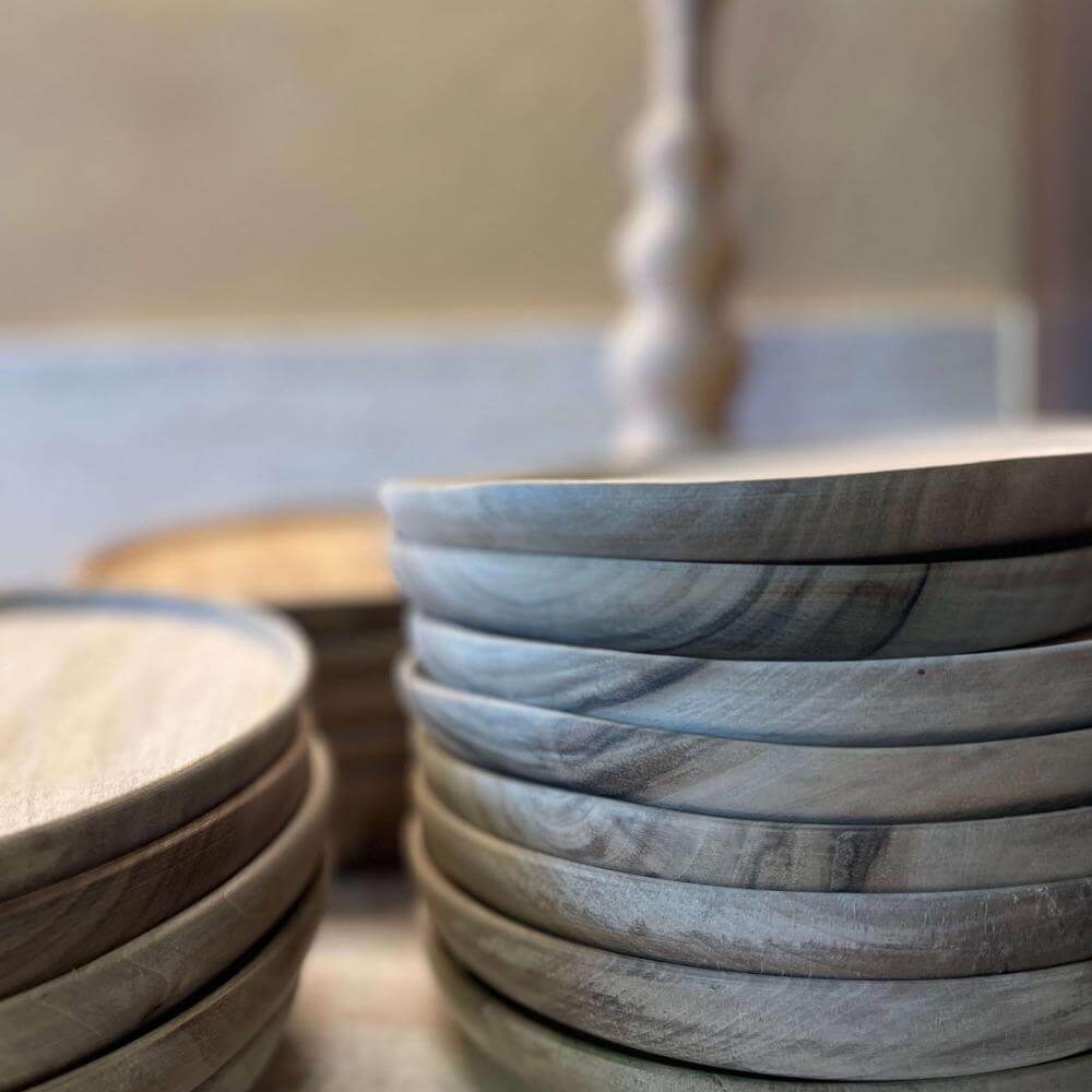 assiettes-plateaux-en-bois-de-noyer