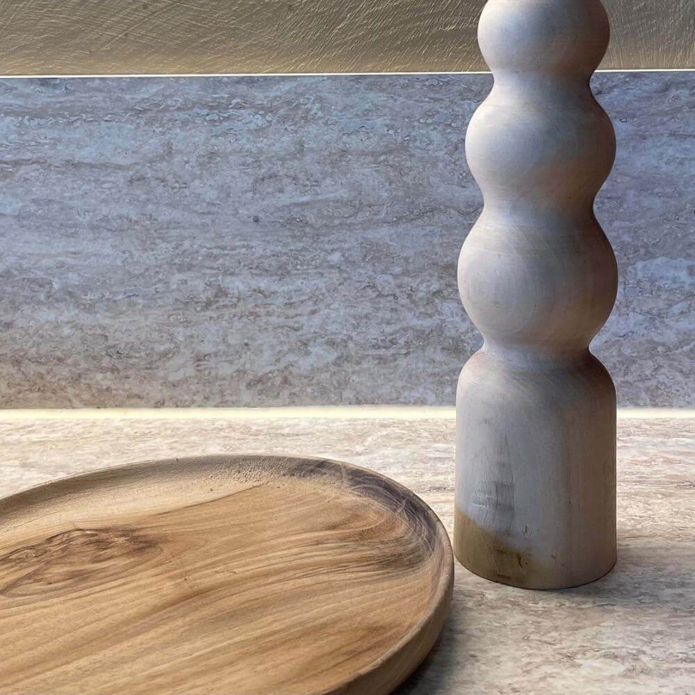 assiettes-plateaux-en-bois-de-noyer