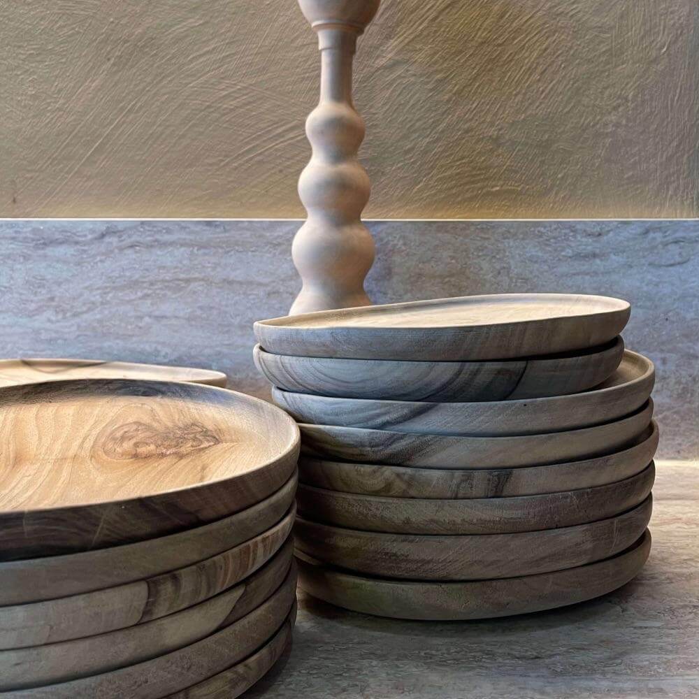 assiettes-plateaux-en-bois-de-noyer