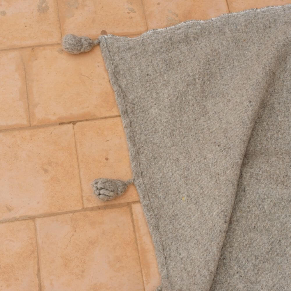 couvre-lit-plaid-gris-artisanal