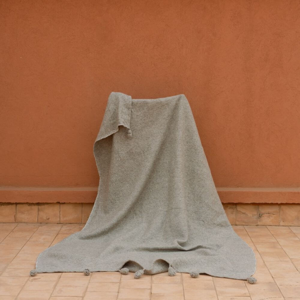 couvre-lit-plaid-gris-artisanal