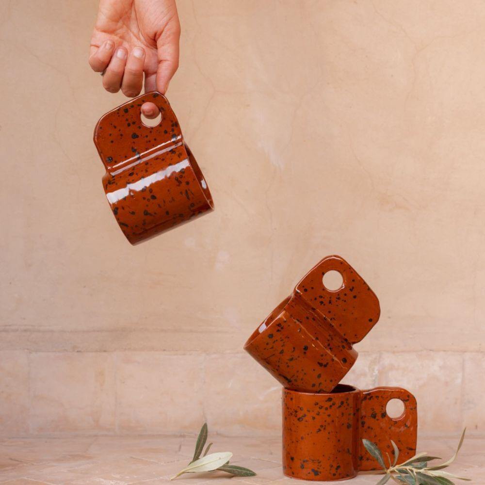 mug-kawa-mouchete-marron-noir