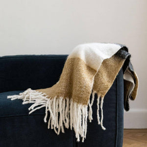 plaide-laine-marron-blanc-noir