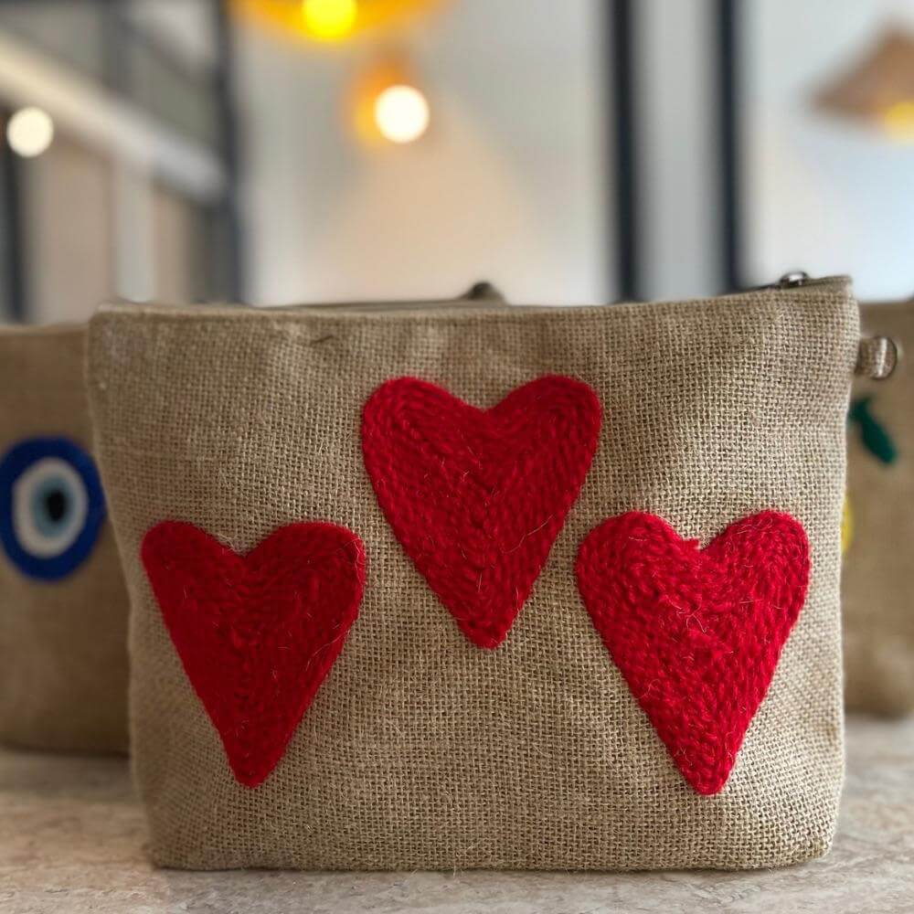 trousse-en-toile-de-jute-a-motifs