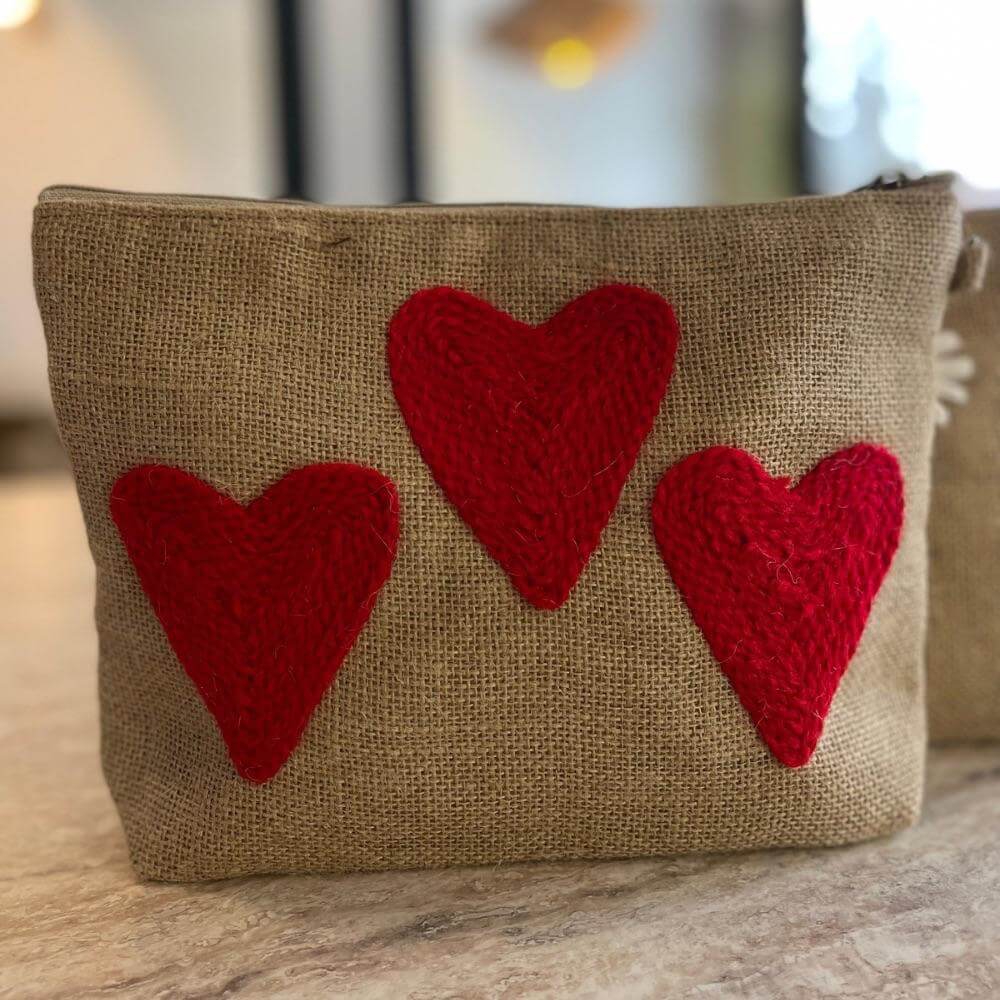 trousse-en-toile-de-jute-a-motifs